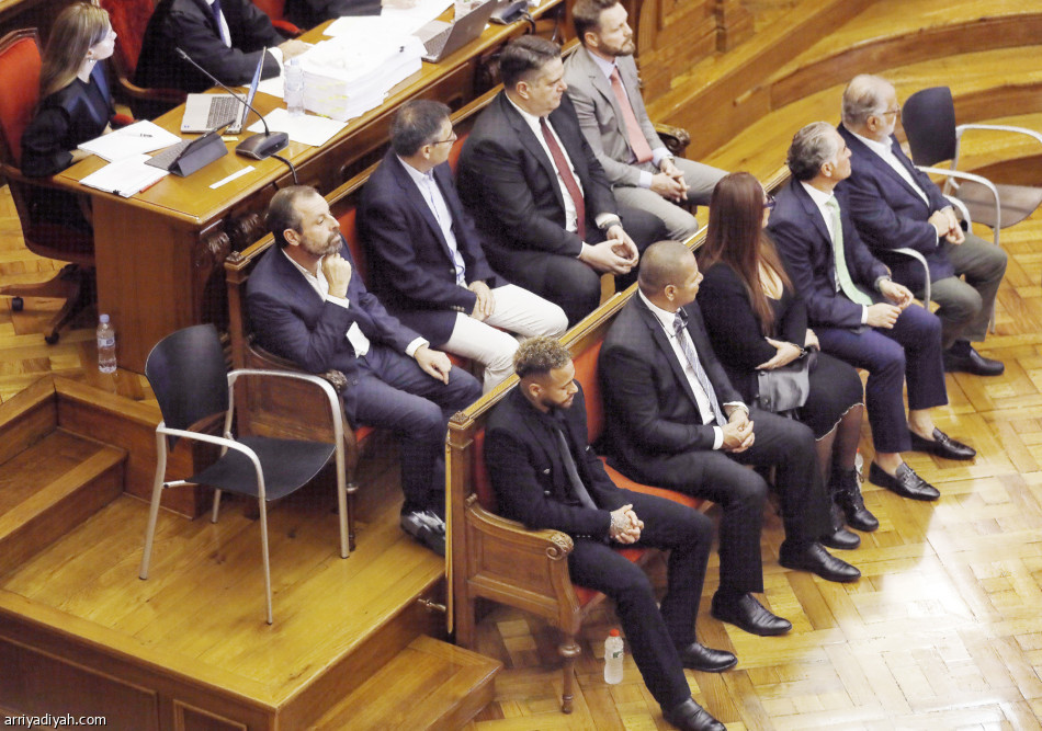 الادعاء العام 
يطلب سجن نيمار عامين