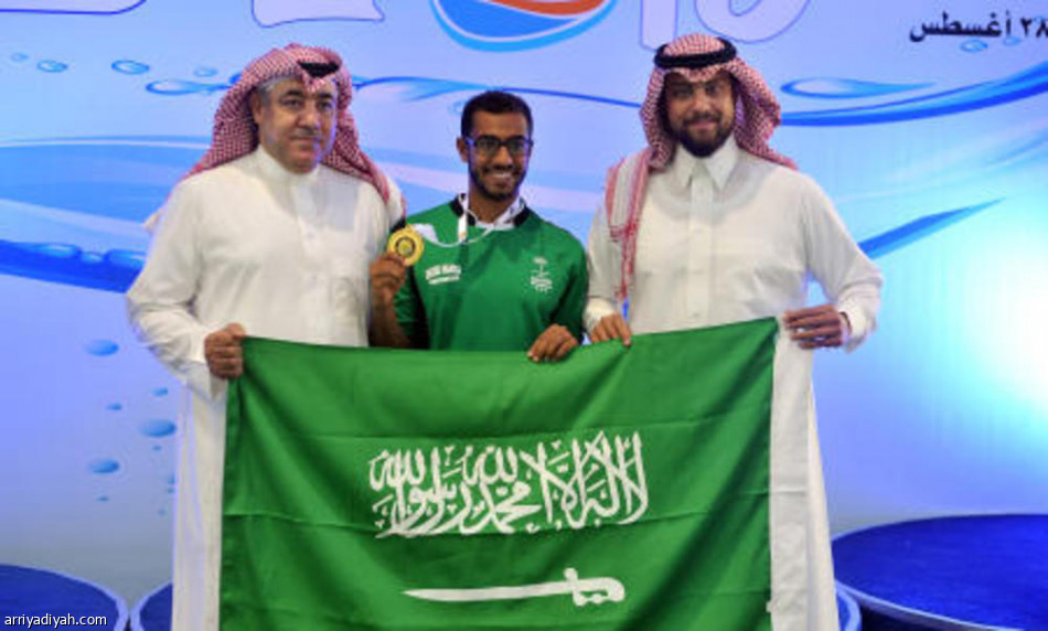 السباح السعودي آل حمود يواصل خطف الذهب