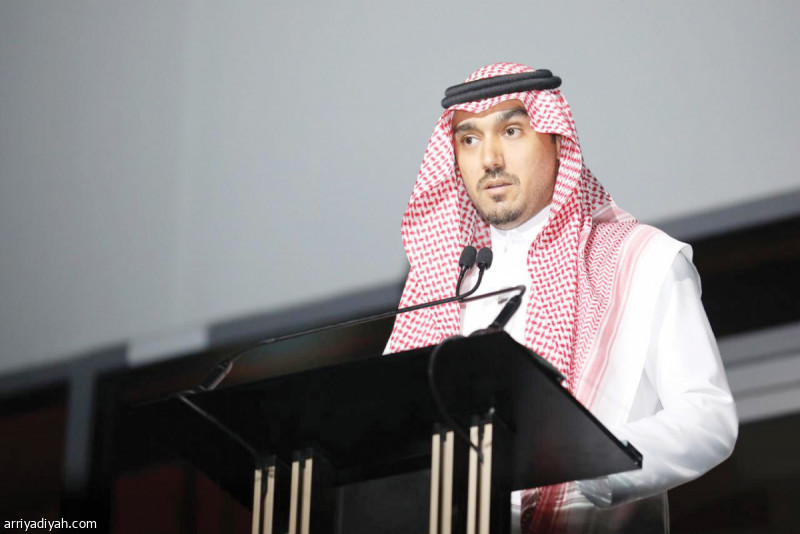 صورة التقطت لعبد العزيز بن تركي رئيس الهيئة العامة للرياضة أثناء حديثه في الحفل