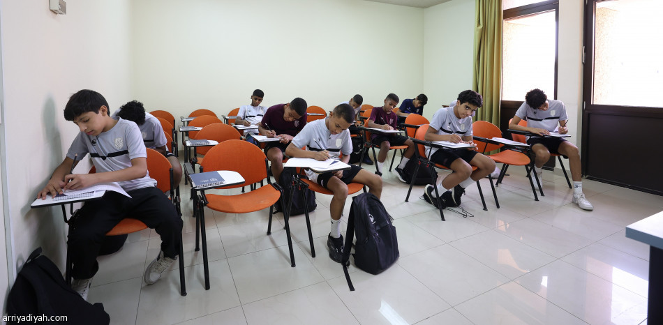 مهد تعزز إنجليزية 60 موهوبًا