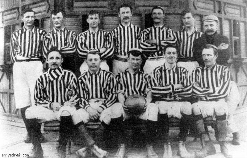 لاعبو نادي ألومني الذين حققوا اللقب الثالث لناديهم في الدوري الأرجنتيني عام 1902
