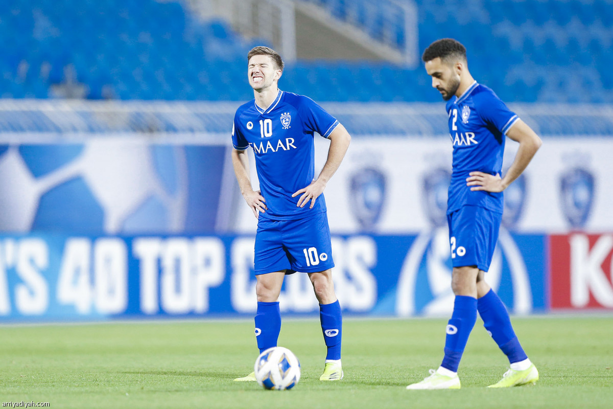 الهلال يتعثر