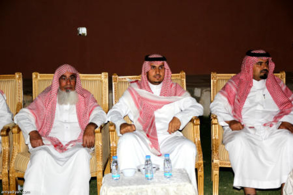 قبل مواجهة النهضة : مأدبة عشاء لتهيئة لاعبي الرياض .. والاصابات تهدد ثلاثة