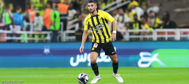 فحوصات طبية تحدد برنامج تأهيلي لحسام عوار بعد إصابته في مباراة الاتحاد ضد الخليج