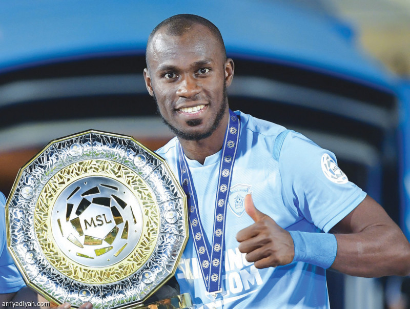 حسن:
الهلال وحده يمتعني