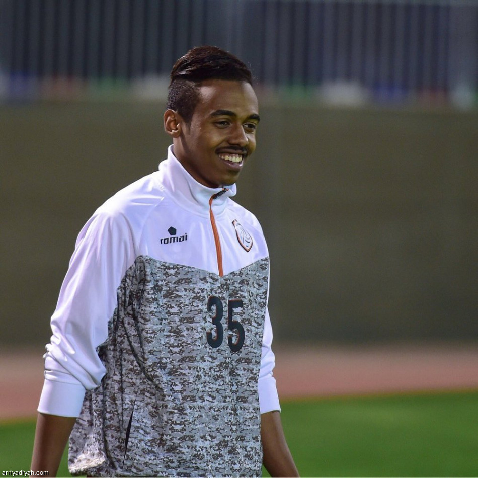 عبدالله بن خالد يدعم الشباب قبل مواجهة الرائد