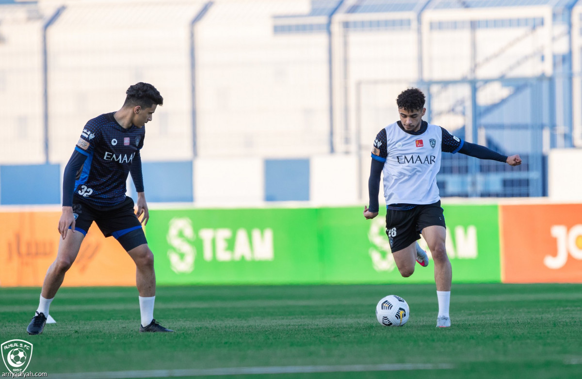 الهلال يرفض الراحة