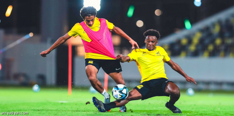 همام الهمامي يقترب من الانضمام إلى القادسية بعد خروجه من حسابات الاتحاد