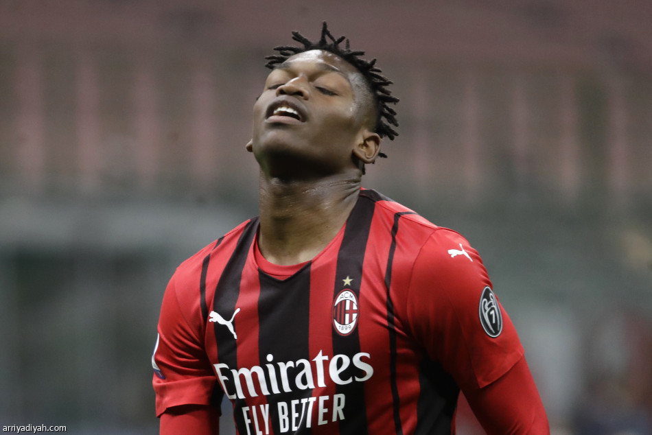 ميلان يهدر فرصة الأبطال.. ويعزز حظوظ يوفنتوس