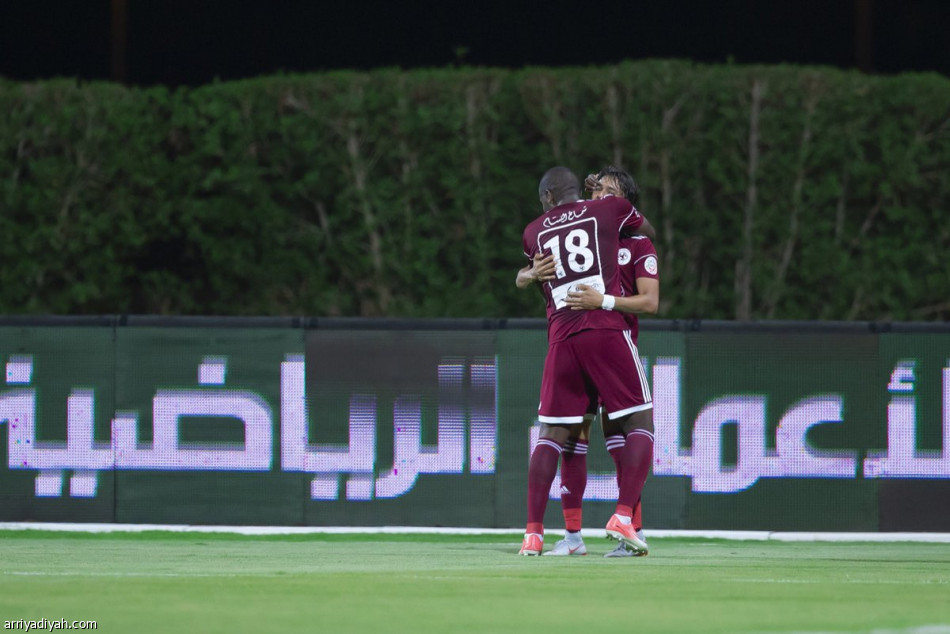 الباطن يرفض الخسارة من الفيصلي.. والقادسية والفتح يتعادلان