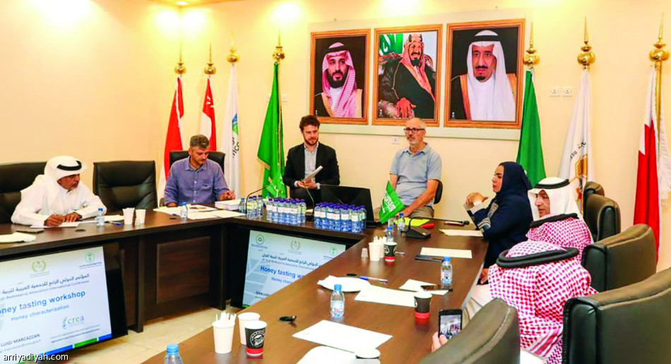 3 إيطاليين
يختبرون عسل الباحة