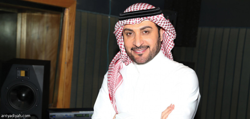 المهندس
يغازل العروس بـ «هذي جدة»