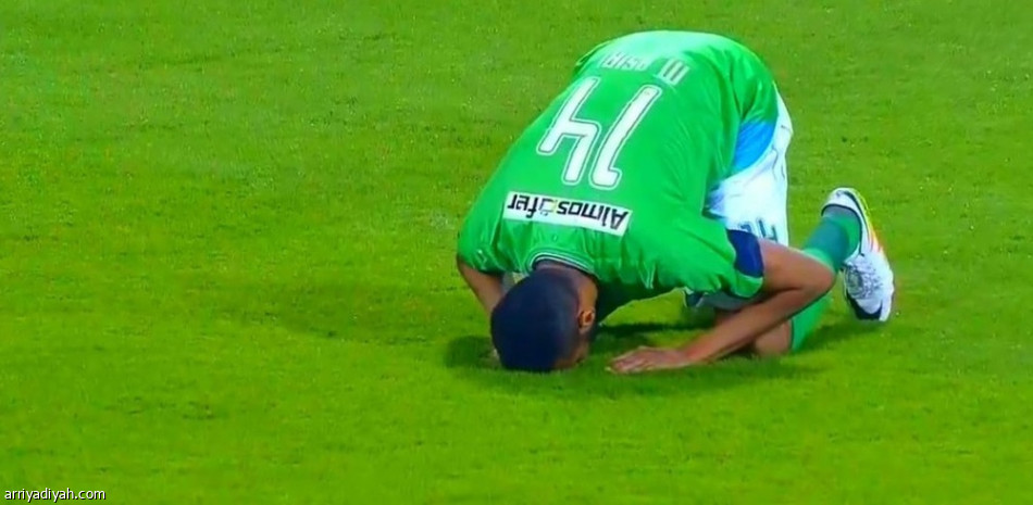 الأهلي يخسر بخماسية أمام برشلونة وعسيري يتألق بثنائية