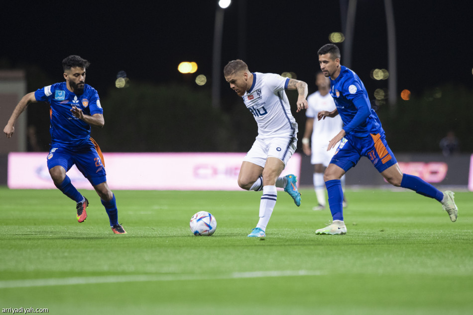 الهلال ينتزع «الثالث» بثنائية إيجالو