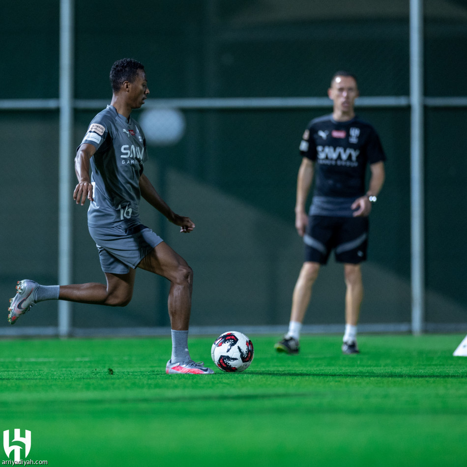 العويس يدخل تدريبات الهلال قبل النصر