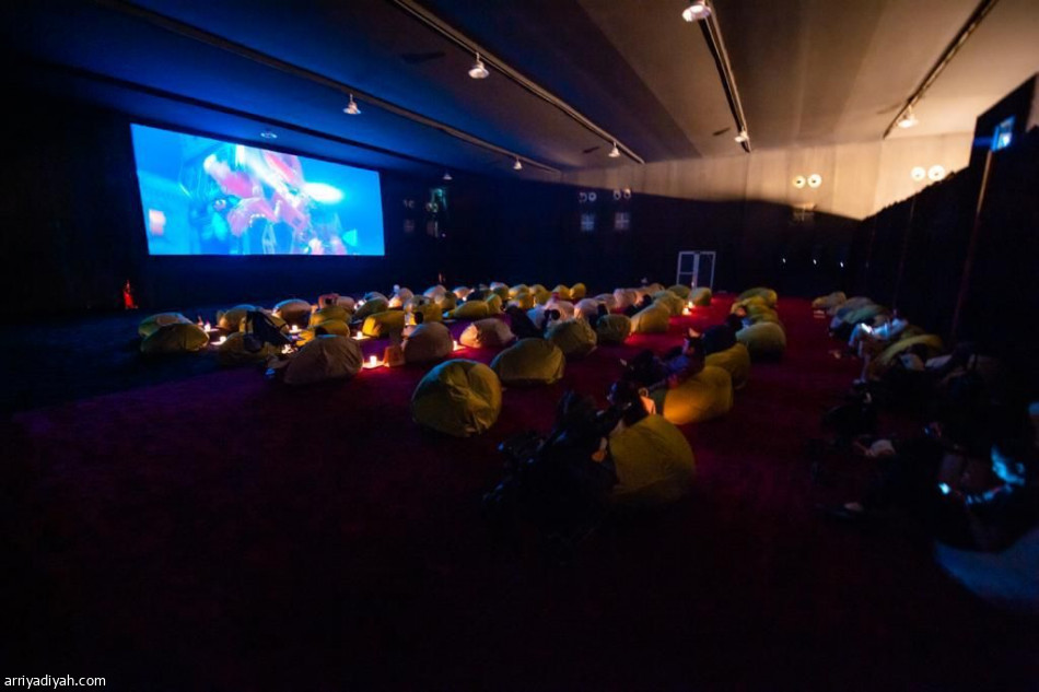 زوار مهرجان العودة إلى الرياض يعيشون أجواء سينما الضيافة