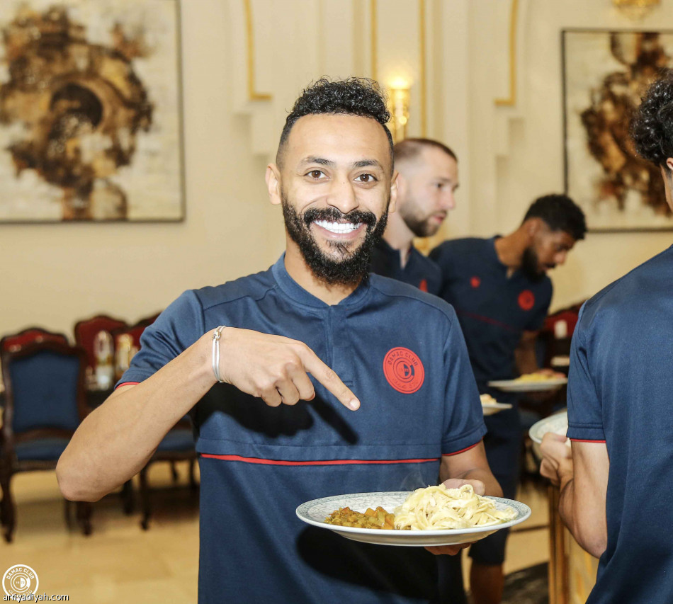 ضغط هجومي
يحاصر ضمك