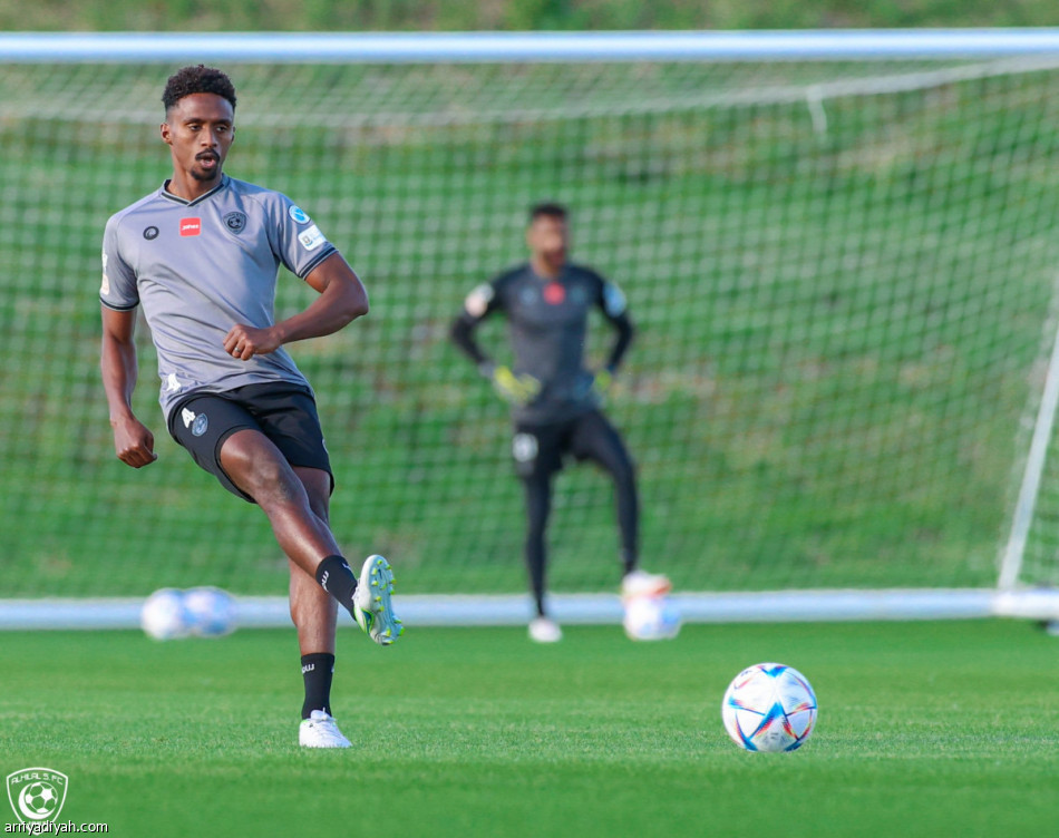 الهلال.. الدراجات ترفع لياقة اللاعبين