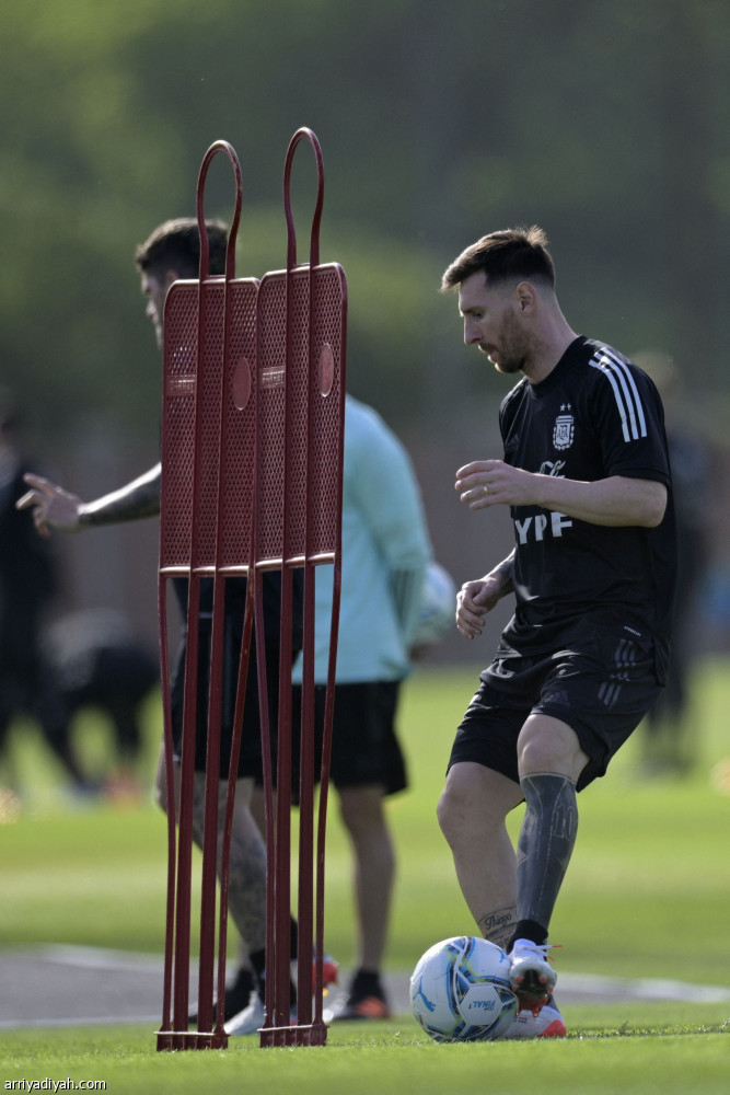 ميسي يشارك في تدريبات الأرجنتين