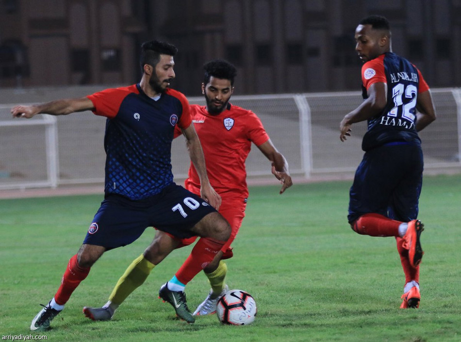 دوري الأولى: 3 انتصارات في الجولة الثامنة