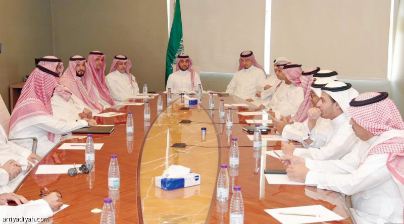 صورة التقطت أمس لعبد العزيز بن تركي الفيصل رئيس الهيئة العامة للرياضة أثناء اجتماعه مع رؤساء أندية دوري كأس محمد بن سلمان للمحترفين (المركز الإعلامي ـ هيئة الرياضة)