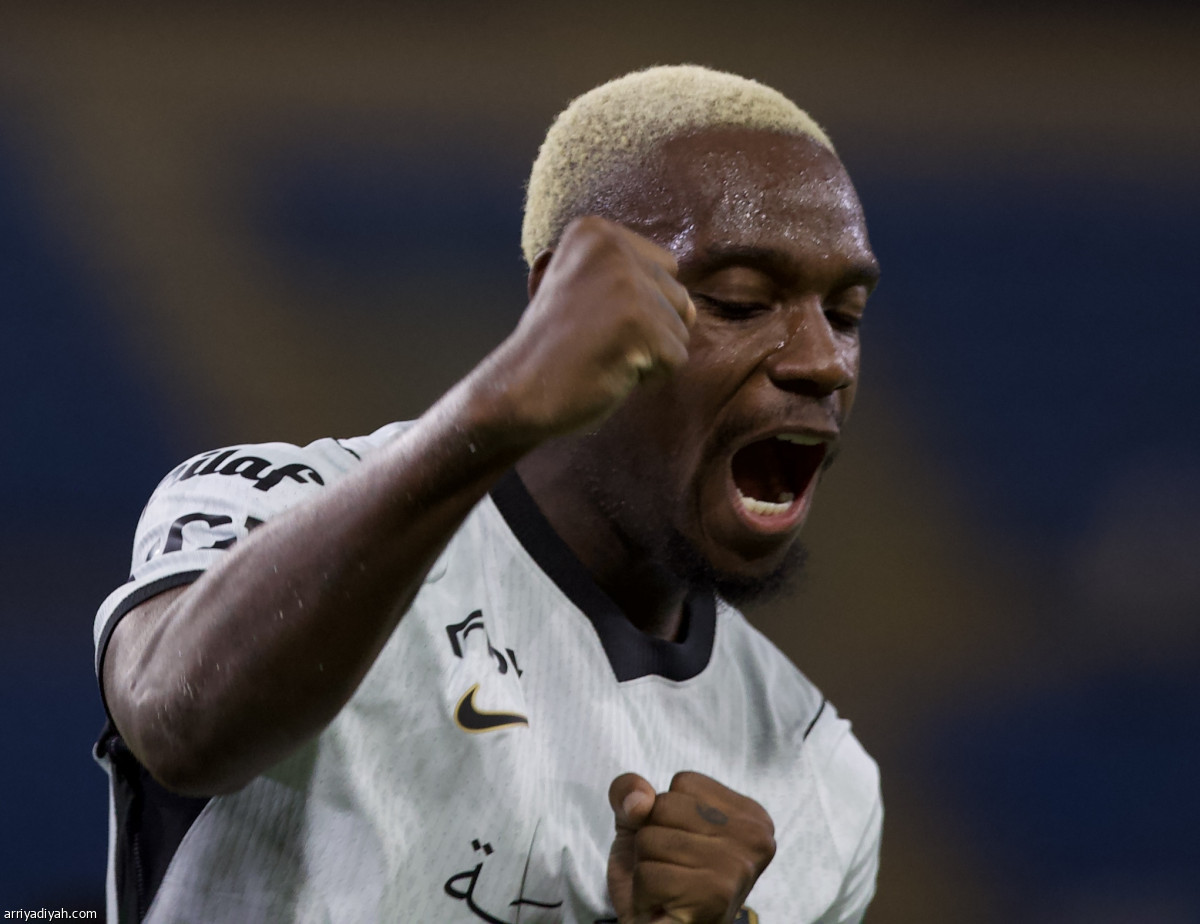 إلينيخينا يعبر بالاتحاد
