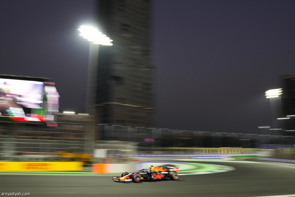 فيرستابن يفوز بالتجربة الحرة الأخيرة لسباق السعودية