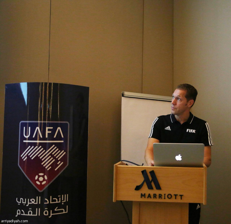 انطلاق دورة «VAR» لحكام «العربي»