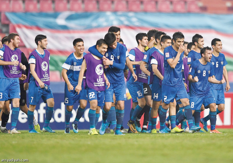 صورة التقطت الأحد الماضي في ملعب راجامانجالا للاعبي منتخب أوزبكستان الأولمبي يحتفلون بعد الفوز 5ـ1 على المنتخب الإماراتي ضمن دور الثمانية من كأس آسيا تحت 23 عامًا (المركز الإعلامي - اتحاد القدم الأوزبكستاني)