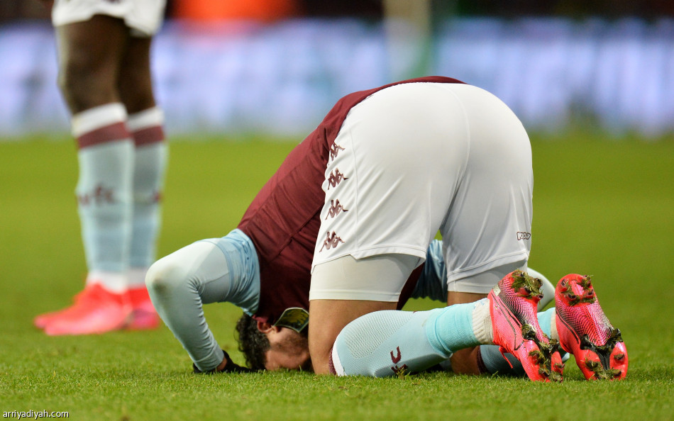 أستون فيلا يتأهل إلى نهائي كأس الرابطة الإنجليزية