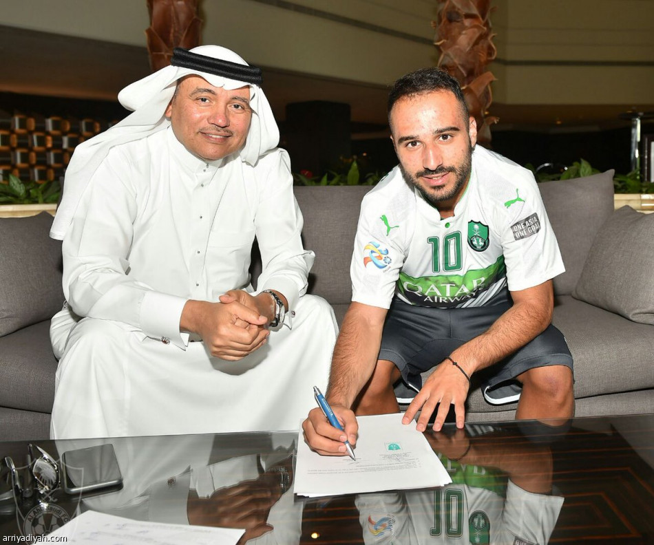 الأهلي يعلن تمديد عقد فيتفا حتى عام 2019