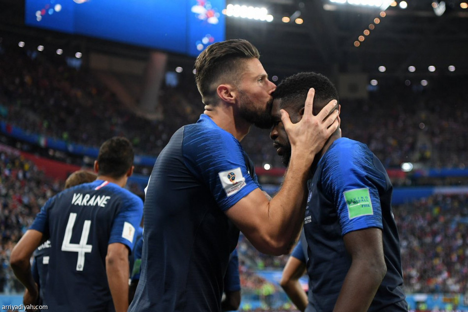 هل تفوز فرنسا باللقب من دون مهاجم هداف؟