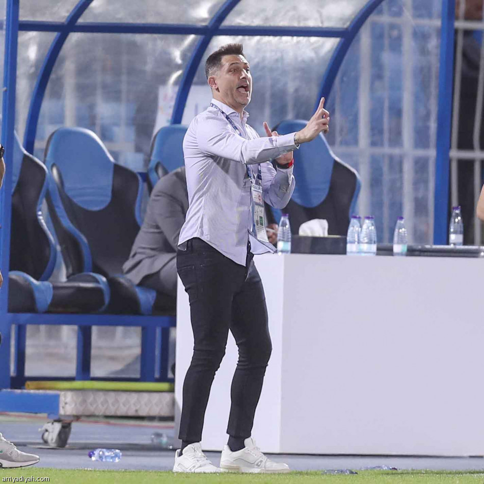 سابقة في «روشن»..
الهلال
يرفض الهزيمة