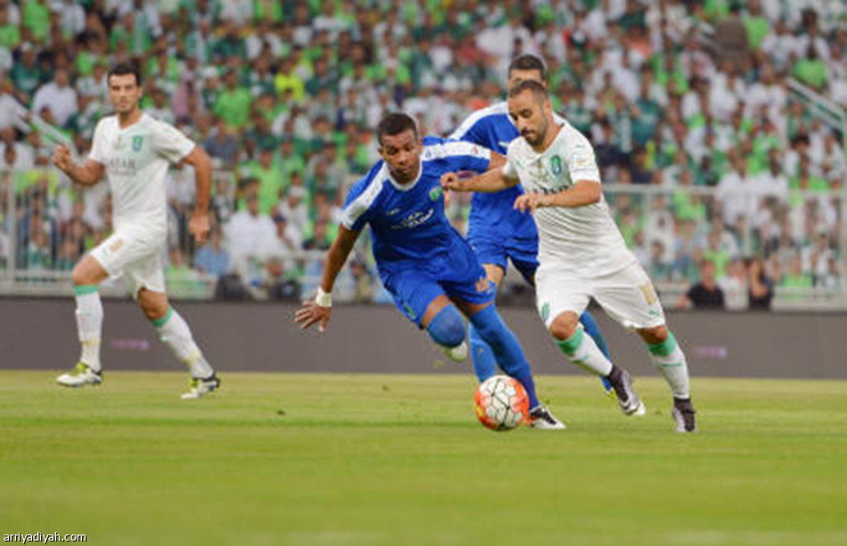 الأهلي يحتفل بدوري عبد اللطيف جميل بثلاثية في الفتح