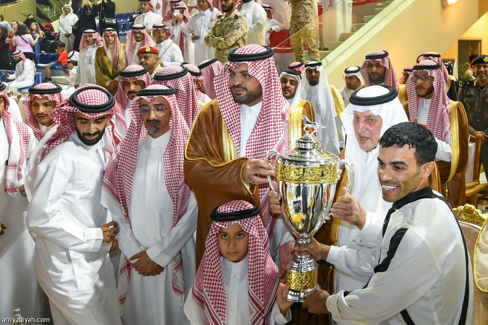 أمير مكة المكرمة يتوّج الفائزين في سباقات الخيل