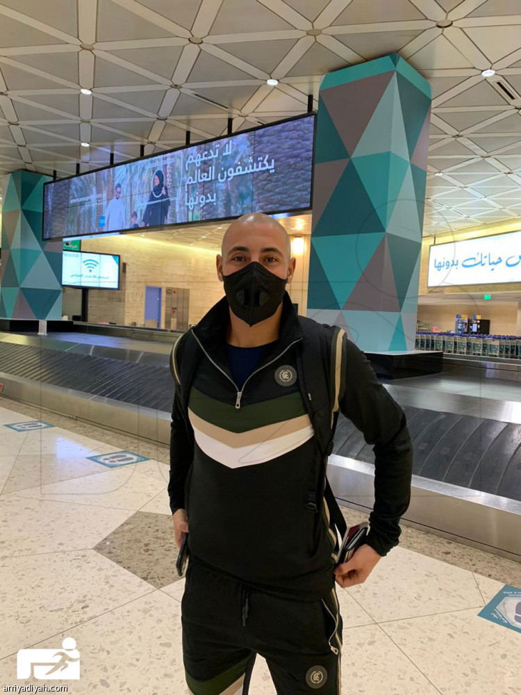 أمرابط يصل الرياض لدخول تدريبات النصر