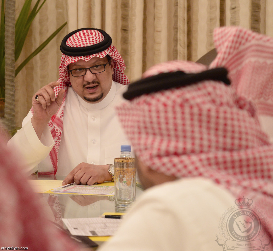 في اجتماع إدارة كحيلان : النصر يلحق بالهلال ويجمد لعبة الصالات ويعلن الاعتماد على الأجانب