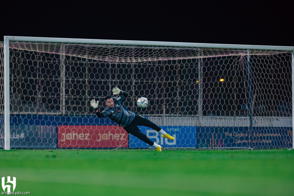 الهلال يبدأ تحضيرات أبها