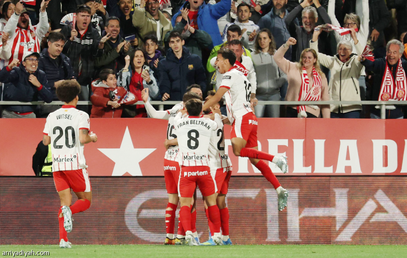 نيران صديقة تغرق «الغواصات الصفراء»