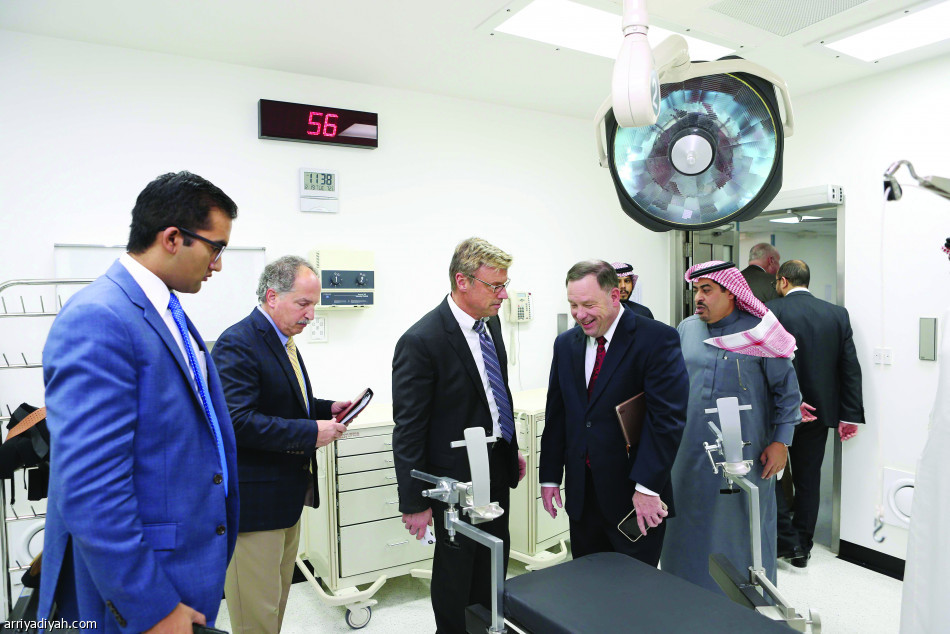 فريق العمل يبدأ تطوير الطب الرياضي