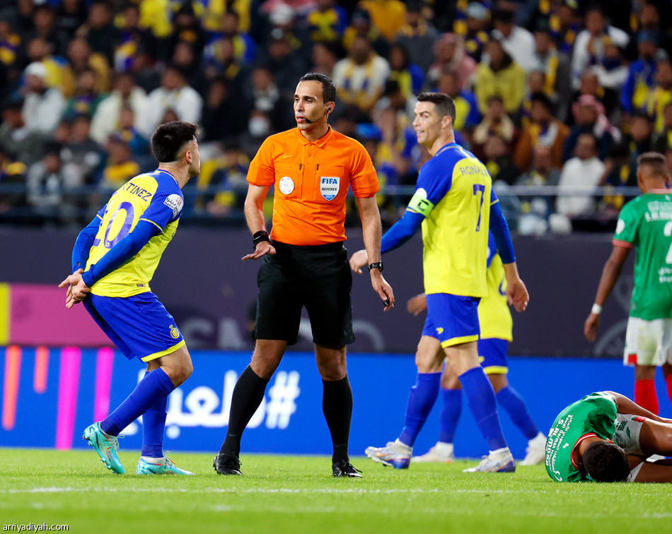 تنوع الأسلحة
يعيد الأصفر إلى الفوز