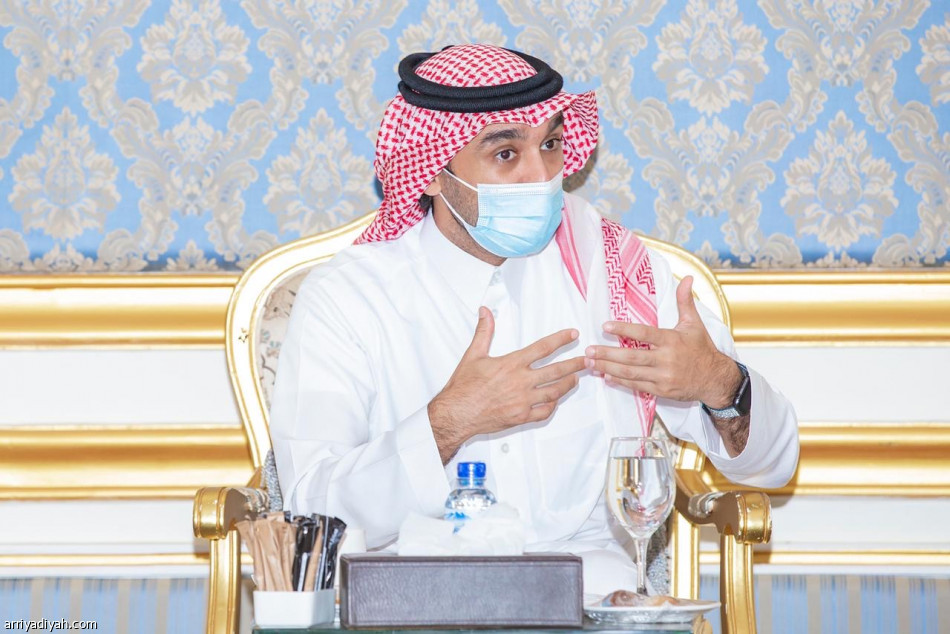 وزير الرياضة يناقش احتياجات أندية الباحة