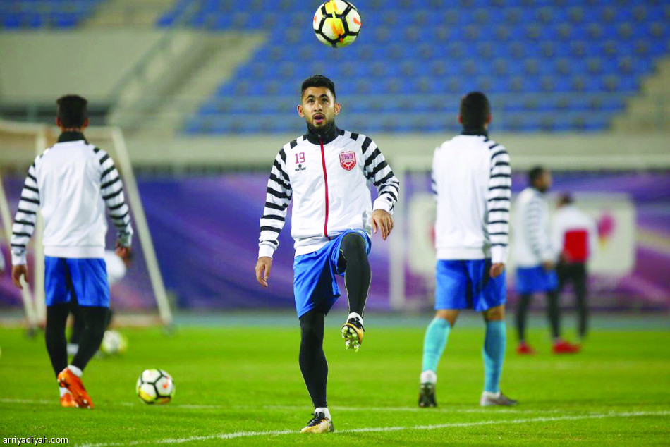 ساعة تحضر الأحمر لنصف النهائي