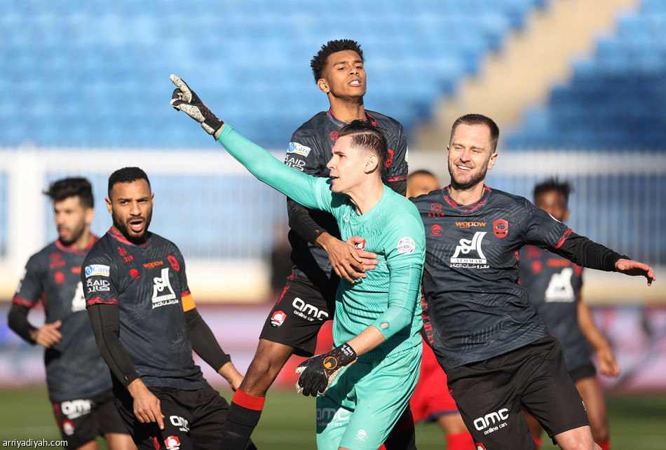 الرائد
يكبد ضمك الخسارة الأولى