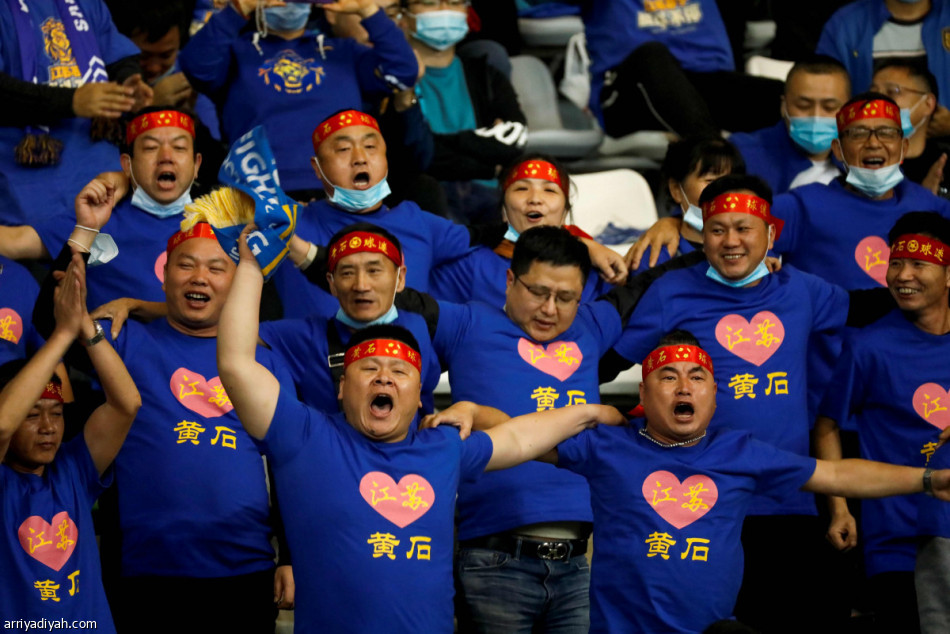 كوزمين يتوج بطلا للدوري الصيني مع جيانجسو