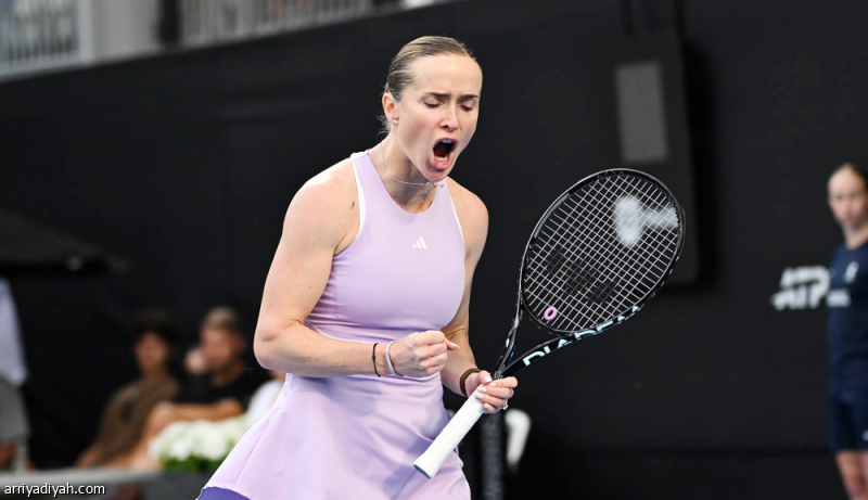 أوكلاند.. إيلينا تكسب كارتال وتعبر