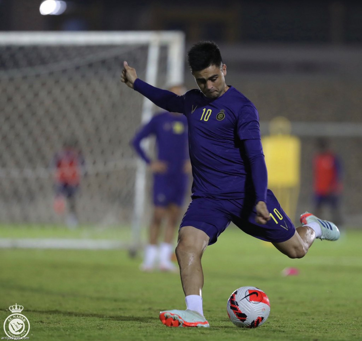 النصر يرواغ  في الخبر