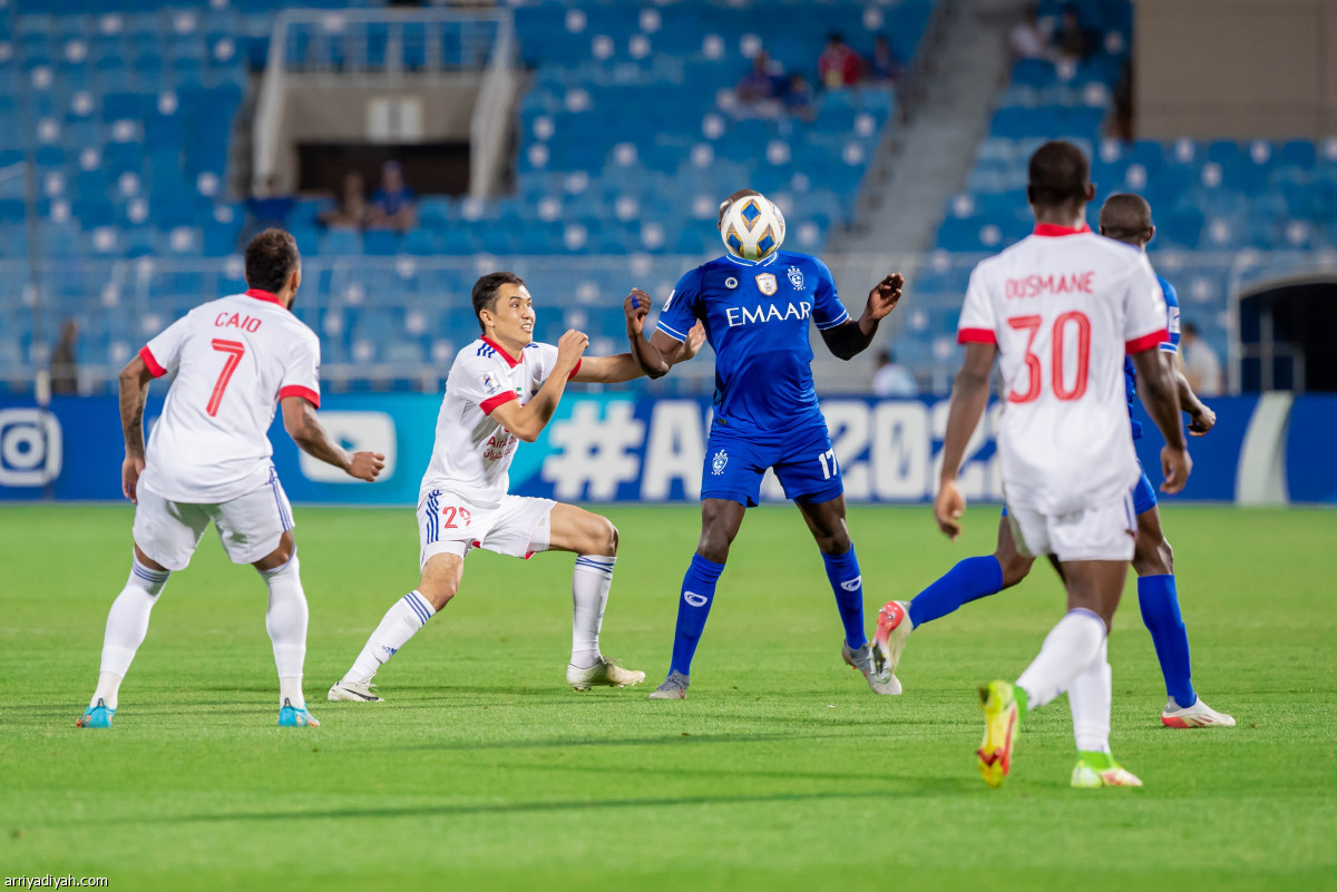 الهلال يرفض السقوط