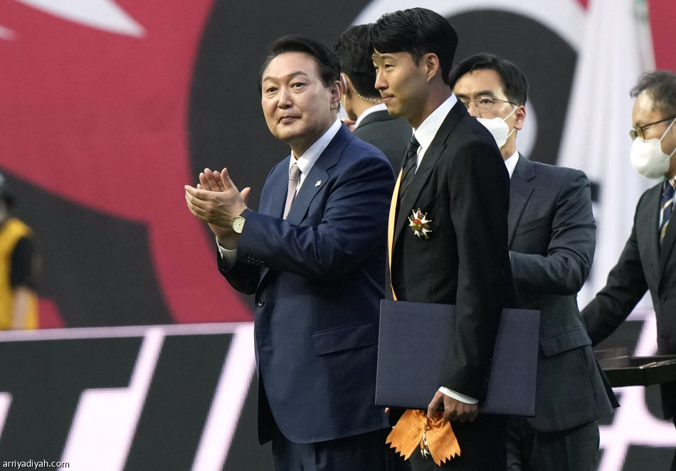 رئيس كوريا يكُرِّم سون بأعلى وسام رياضي