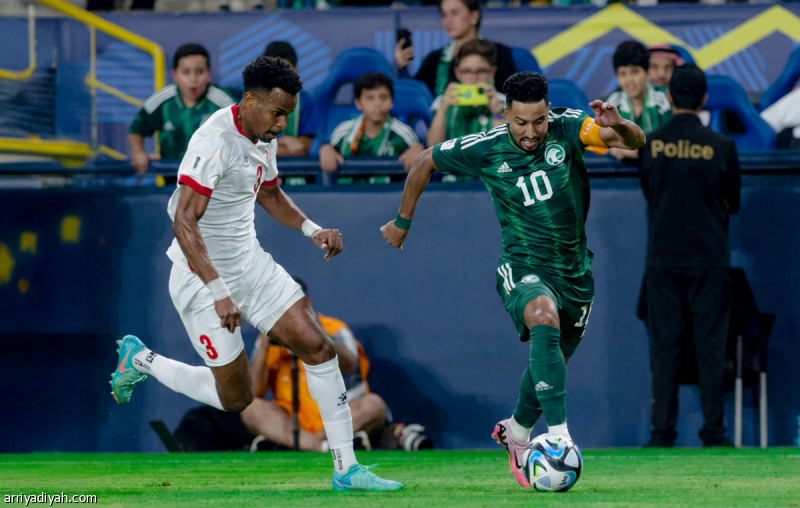 من آخر لقاء.. المدربان تغيّرا.. والأخضر تمسك بـ 6 لاعبين #السعوديه_الأردن 